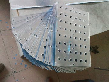 探索LED灯具反光板 塑料反光板在照明系统中的关键作用与选择指南